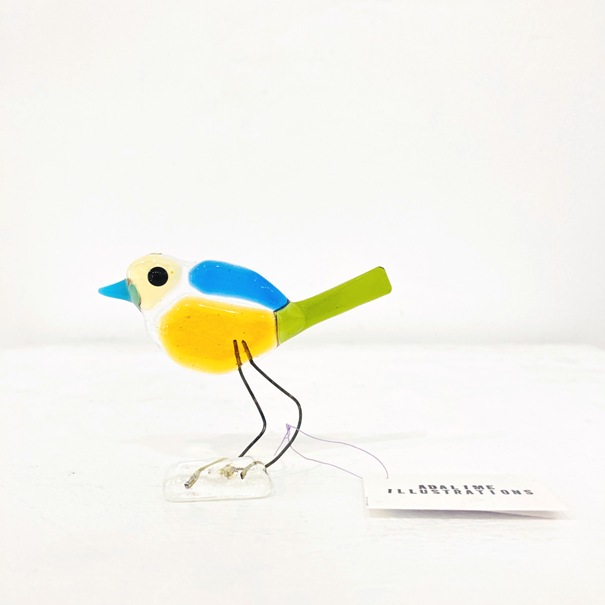 ''Amy' - Fused Glass Bird' by artist Moira Buchanan